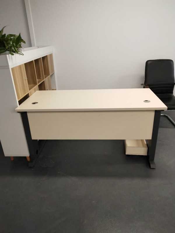 如何给板式办公家具进行整体搭配？